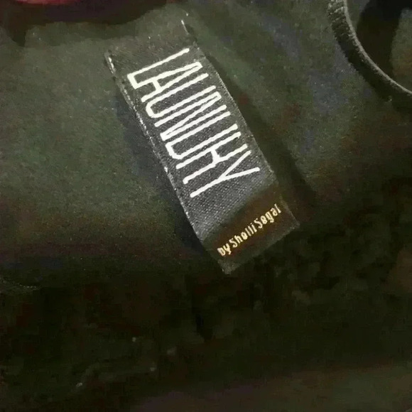 Laundry by Shelli  Segal - Picture 5 of 7